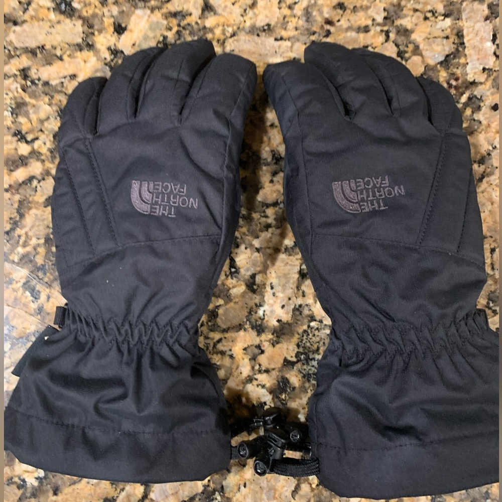 Black winter gloves